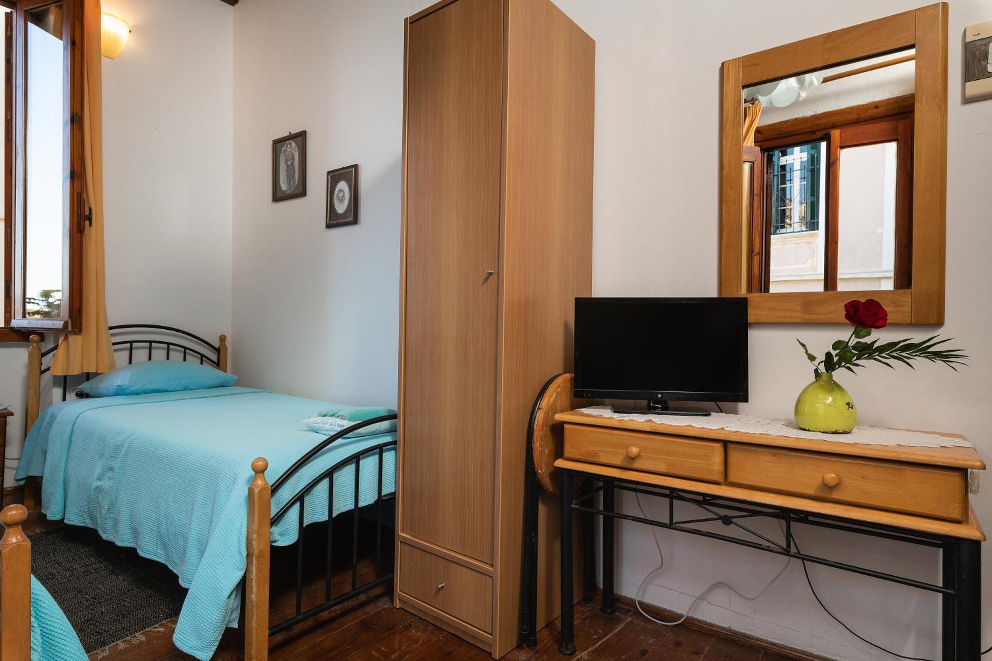 Hera Studios Chania  Room photo